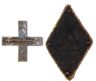 Freikorps Epp sleeve badge, 1.5" d.; with, Freikorps Baltic Cross, gilded and black bronze, good condition. - 2