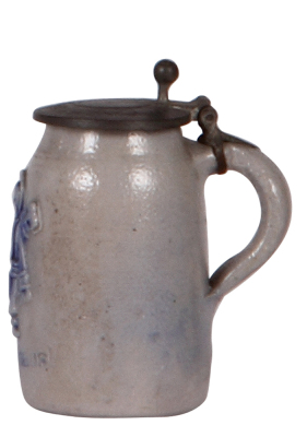 Two stoneware steins, 2.4" to 3.4" ht., relief, Hofbräuhaus, pewter lids, both mint.  - 2