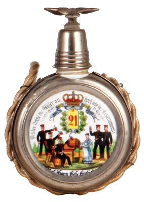 Regimental flask, .25L, porcelain, Inft. Regt. Nr. 21 & Inft. Regt. Nr. 146, 1904 - 1906, Sensburg, named to: Res. Horn. Gefr. Grotiehann, incorrect cord, otherwise very good condition. - 2