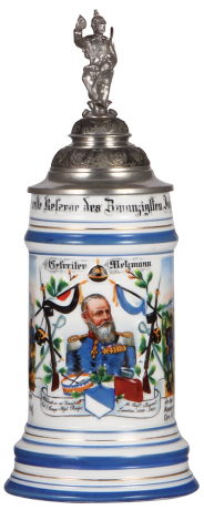 Regimental stein, .5L, 11.0'' ht., porcelain, 7. Comp., bayr. Inft. Regt. Nr. 18, Landau, 1899 - 1901, two side scenes, roster, relief decoration, lion thumblift, named to: Gefreiter Metzmann, mint.