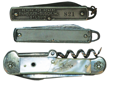 Three Anheuser Busch pocket knives, sizes 2.3" to 3.3", all vintage, one missing stanhope, all in good condition. - 2