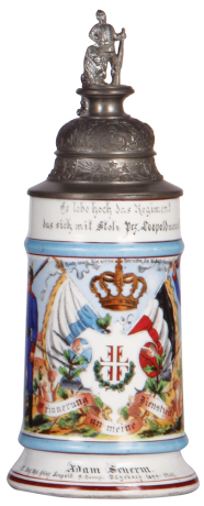 Regimental stein, .5L, 10.5" ht., porcelain, 9. Comp., bayr. Inft. Regt. Nr. 7, Bayreuth, 1899 - 1901, two side scenes, lion thumblift, named to: Adam Scherm, rare: 4F decoration in front, lithophane lines, pewter tear - still strong. 