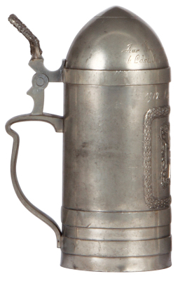 Character stein, .5L, pewter, design by F. Ringer, Artillery Shell, 1914 Iron Cross, engraved: Inft. Batl. Wasserburg, 4. Komp., Zur Erinnerung a.m. Kriegszeit, 1914 - 1916, named to: Vogesen, minor scratches. - 3